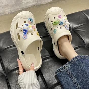 Bonito Decoração de Chinelos para as Mulheres Sandálias de Plataforma de Saltos de Calçados de Verão Coreia Sapatos de Ténis de Praia Sandalias Slides Diy Mulheres Marca