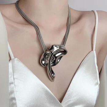 Nicho designer de T botão de multi-camada colar de 2023 novo exagerada de ouro silveren clavícula cadeia feminina de acessórios de moda
